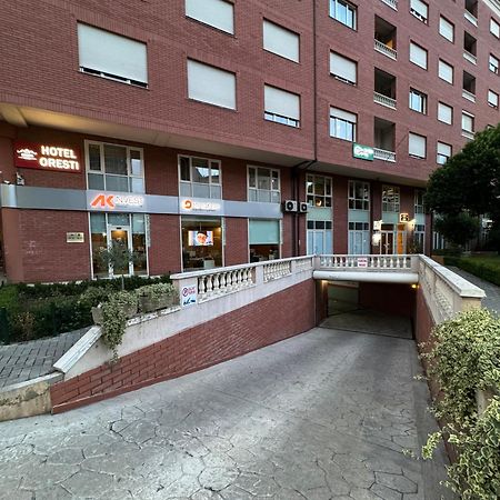 Hotel Oresti Center Tirana Esterno foto