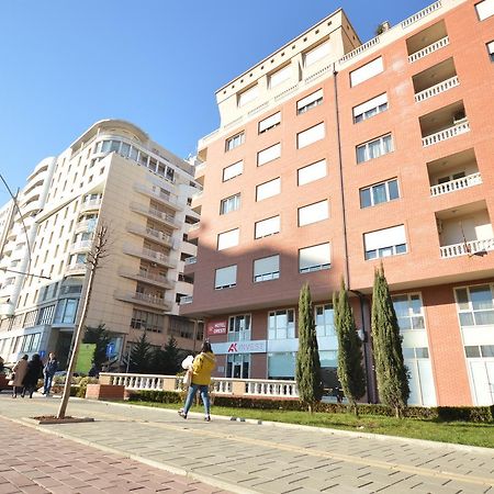 Hotel Oresti Center Tirana Esterno foto