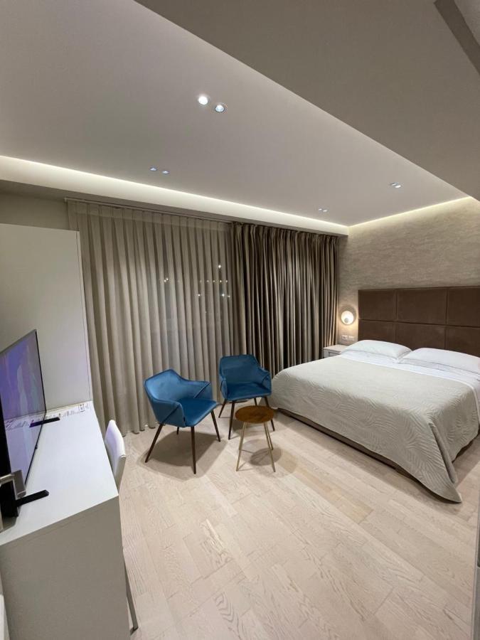 Hotel Oresti Center Tirana Esterno foto