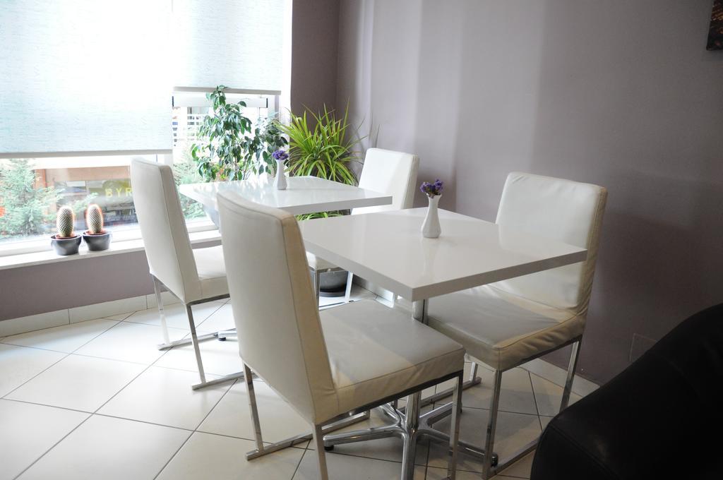 Hotel Oresti Center Tirana Esterno foto
