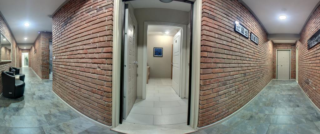 Hotel Oresti Center Tirana Esterno foto